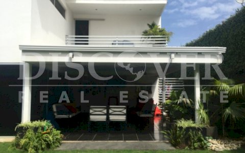  Modern house two floors in condominium in Las Colinas.