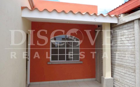  House for sale/rent in residential area on the road to Masaya