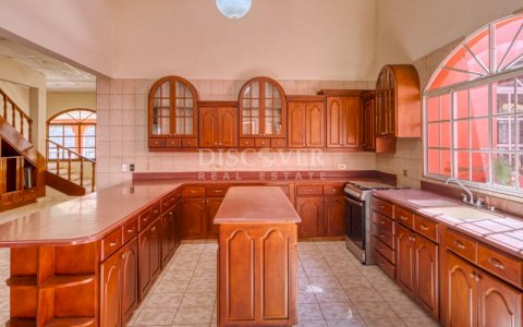  Spacious house for sale on the Masaya Highway