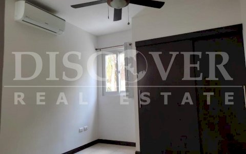  Spectacular Townhouse house for rent, with Club House in the Hills.