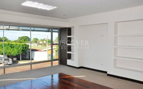  Commercial Building for Sale in Altamira