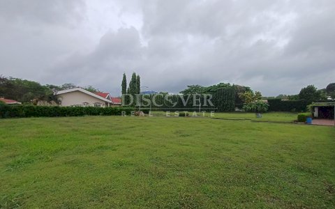 Land for sale in condominium area in Villa Fontana
