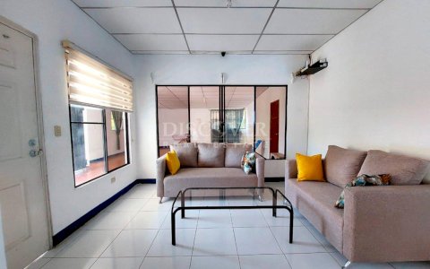  Spacious house for sale in residential Casa Real.