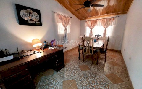  House with large land for sale - Granada