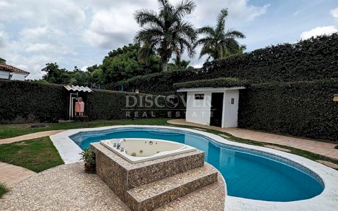  House for rent and sale in Las Colinas 