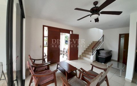  House for sale/rent in residential area of Pista Jean Paul Genie