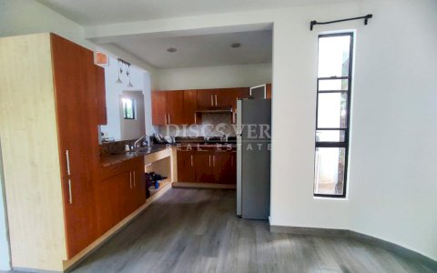  Two-story apartment for rent in Las Colinas