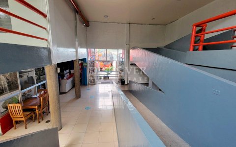  Building and Hotel for Sale in Bolonia 