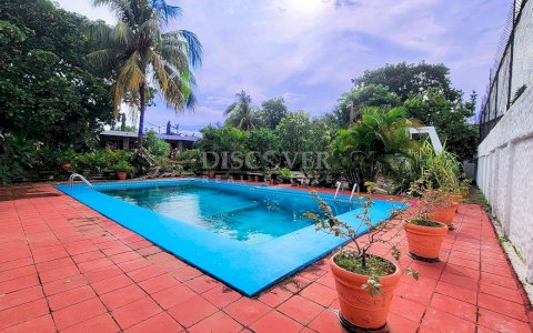  House with swimming pool for sale in Las Colinas