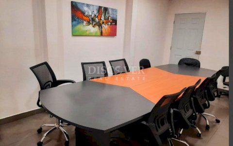  Two-story office building for sale Tiscapa