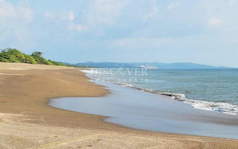 Beach Property For Sale - Punta de Piedra 