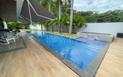  Modern two-story house for sale in Villa Fontana Sur