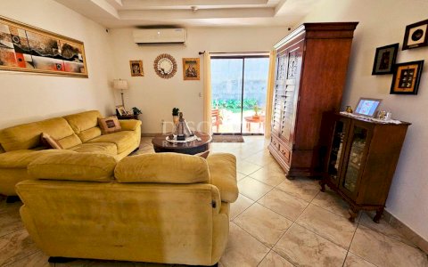  Modern house for sale on the Masaya Highway