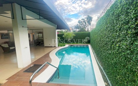  Semi-furnished house for sale in Santo Domingo 