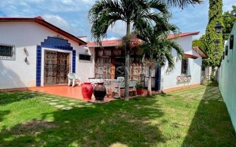  Spacious house for sale in Los Robles