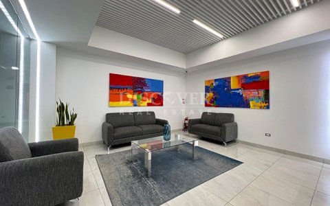  Office for rent in Pista Suburbana