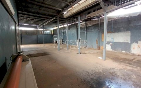  Warehouse for rent in Bolonia 