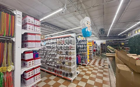  Commercial Building and Module for Sale in Montoya - With Active Tenant!