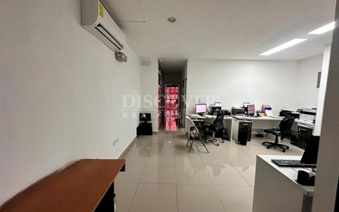  Module for sale with excellent location in Bologna