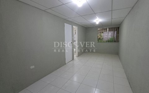  House for sale/rent in Colonia Centroamerica - Ideal for Office or Residence