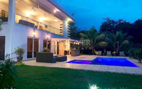  House with pool for sale in Santo Domingo