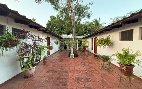  Spacious house for sale and rent in Villa Fontana Sur