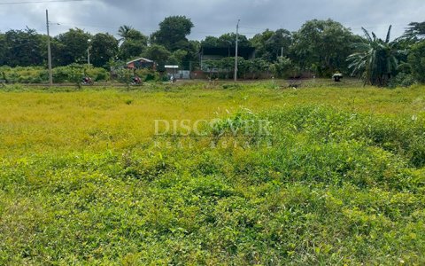  Large plot of land for sale