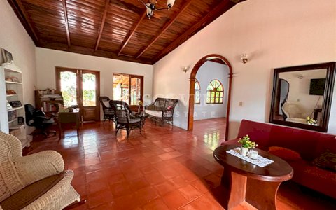  Rustic house with large plot of land for sale in Diriamba