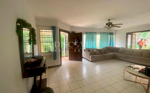 Investment opportunity - House for sale in Villa Fontana 