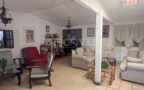  House for sale/rent in Linda Vista - Great deal for living or setting up an office