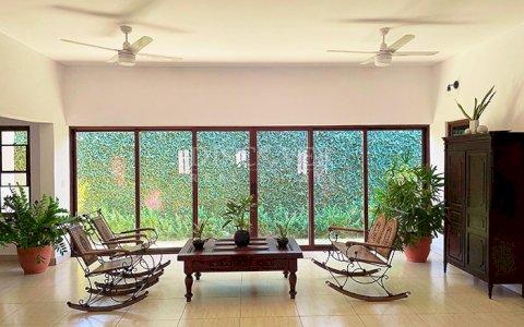 Spacious house for sale in the city of Granada