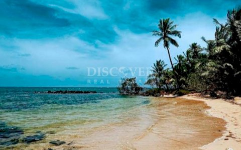  Beachfront land for sale on Corn Island