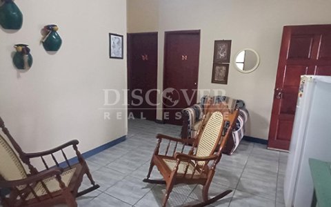 House for sale with views of Lake Granada 