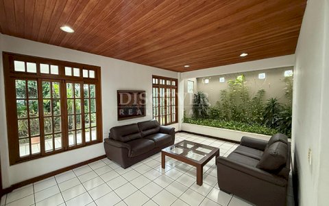 Spacious house for sale in Los Robles 