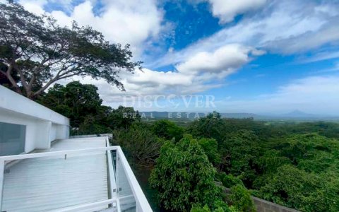 House with panoramic views for sale on Carretera Sur