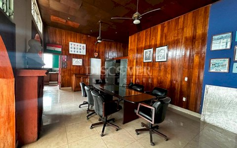  Office or consulting room module for rent in Los Robles