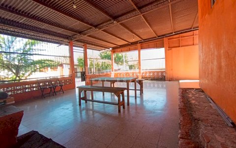 House with versatile spaces for sale/rent in Las Brisas