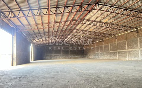 Warehouse for rent on Carretera Norte