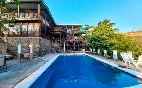Beach house with additional lot for sale/rent in Playa El Coco