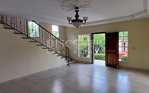  House for rent in Las Colinas condominium
