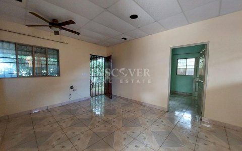  House with large yard for sale - Diriamba