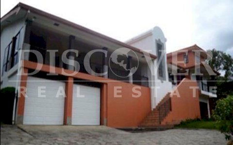  House with spectacular lake views and cool weather for Rent in Miralagos Residential ID 9489