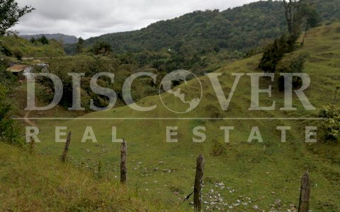  Small agricultural farm 100 meters from the Matagalpa-Jinotega highwa