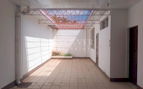  Spacious house ideal for offices for sale in Bolonia