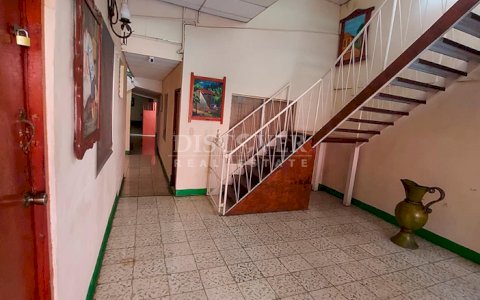 Spacious house for sale and rent in León - Ideal for investment