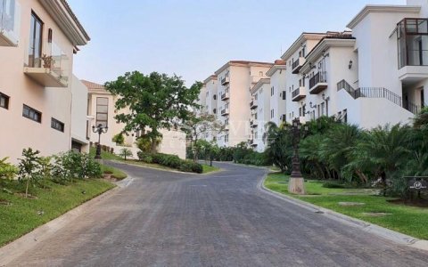  Apartment for Rent in Exclusive condominium.