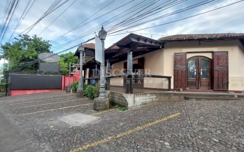  Commercial module for Sale Los Robles, ideal for business.