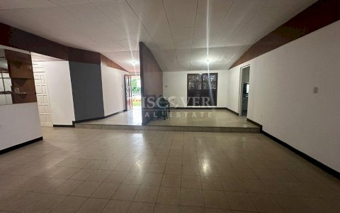  Property for rent in Los Robles.