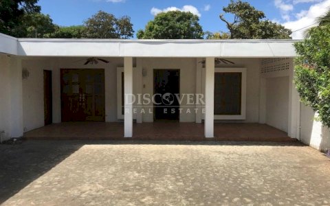  House for rent in Villa Fontana.