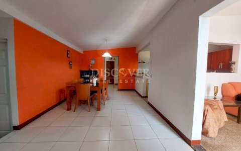  2 houses for sale on the same lot in Las Colinas